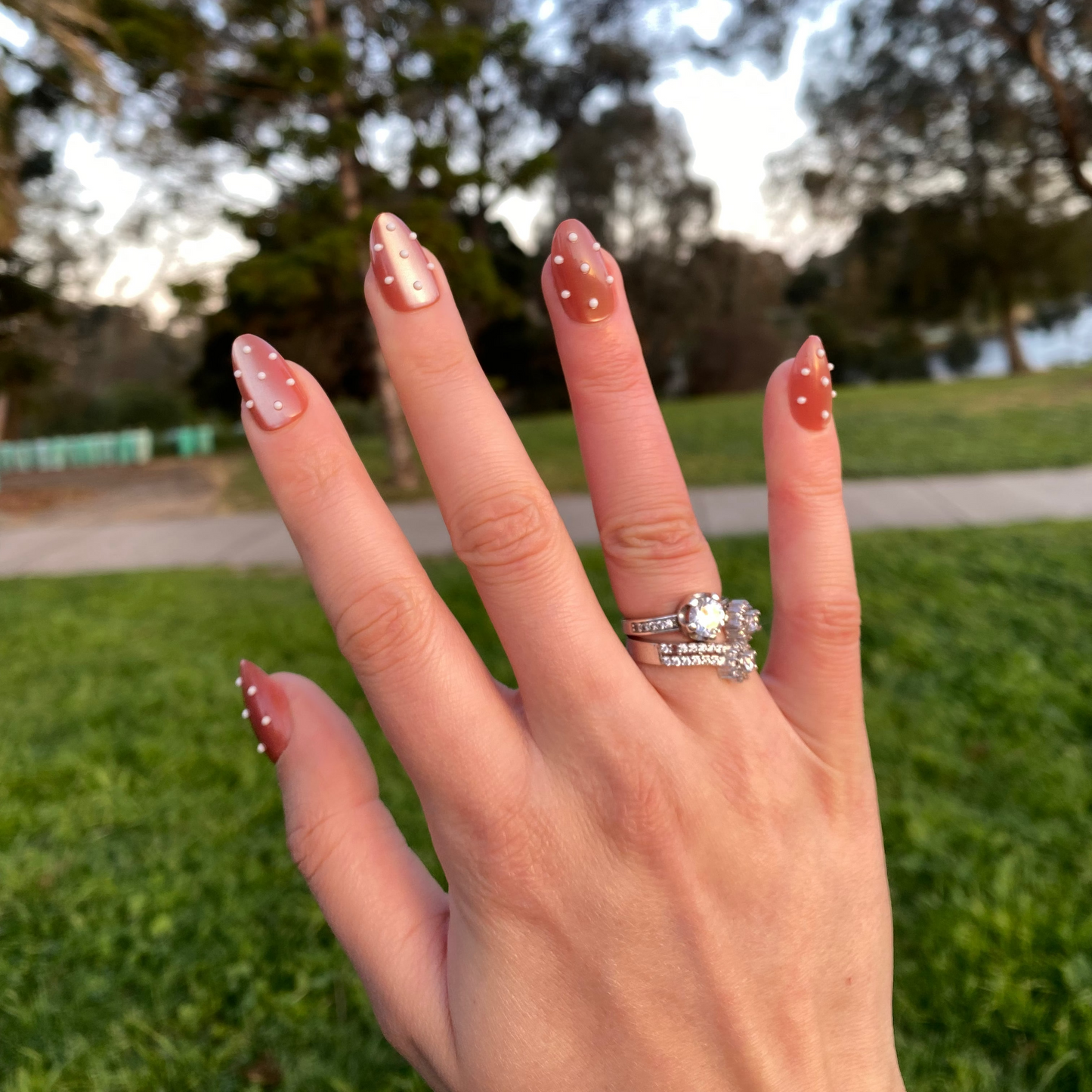 Pearl Dot Pink Press-On Nail Set